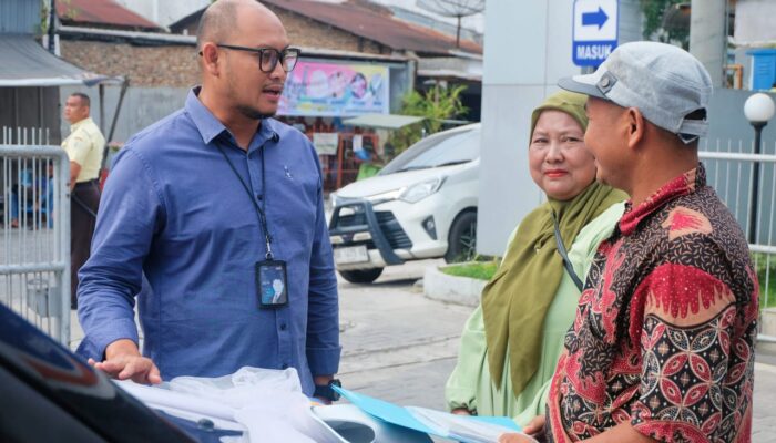 BRI BO Kisaran Serahkan Hadiah Mobil Kepada Pemenang Panen Hadiah Simpedes Semester II 2024