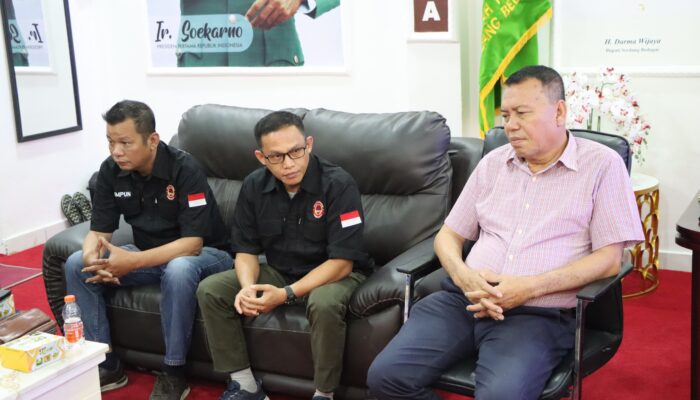 Togar Situmorang: Tanpa Pers, DPRD Tak Terkontrol! Togar Situmorang: Tanpa Pers, DPRD Tak Terkontrol!