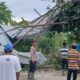 Kapolsek Firdaus Tanggap Bantu Korban Puting Beliung di Sei Rampah