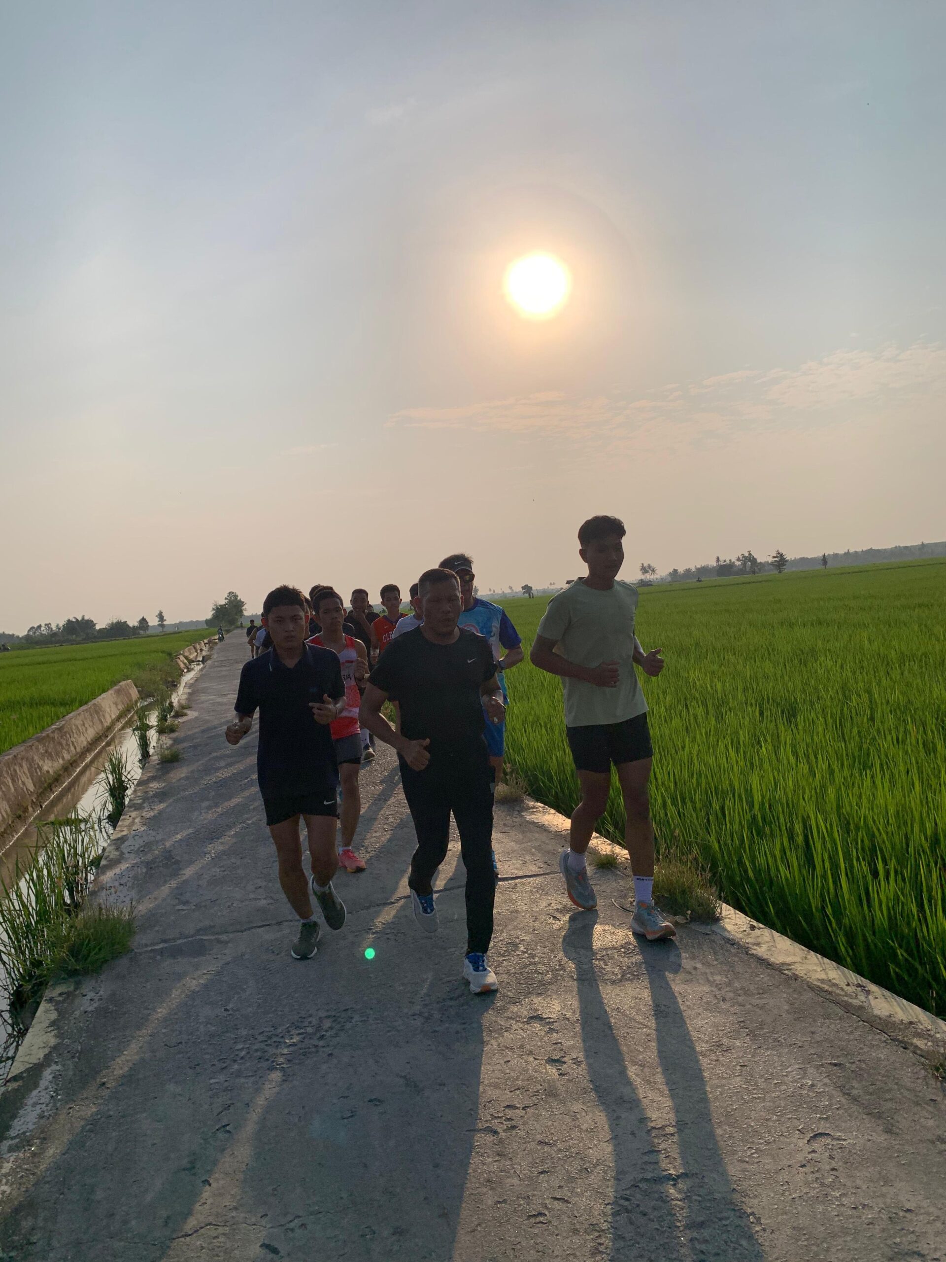 Lari di Hamparan Sawah yang Hijau, Menuju Sunset yang Indah di Festival Fun Run Sergai 8K