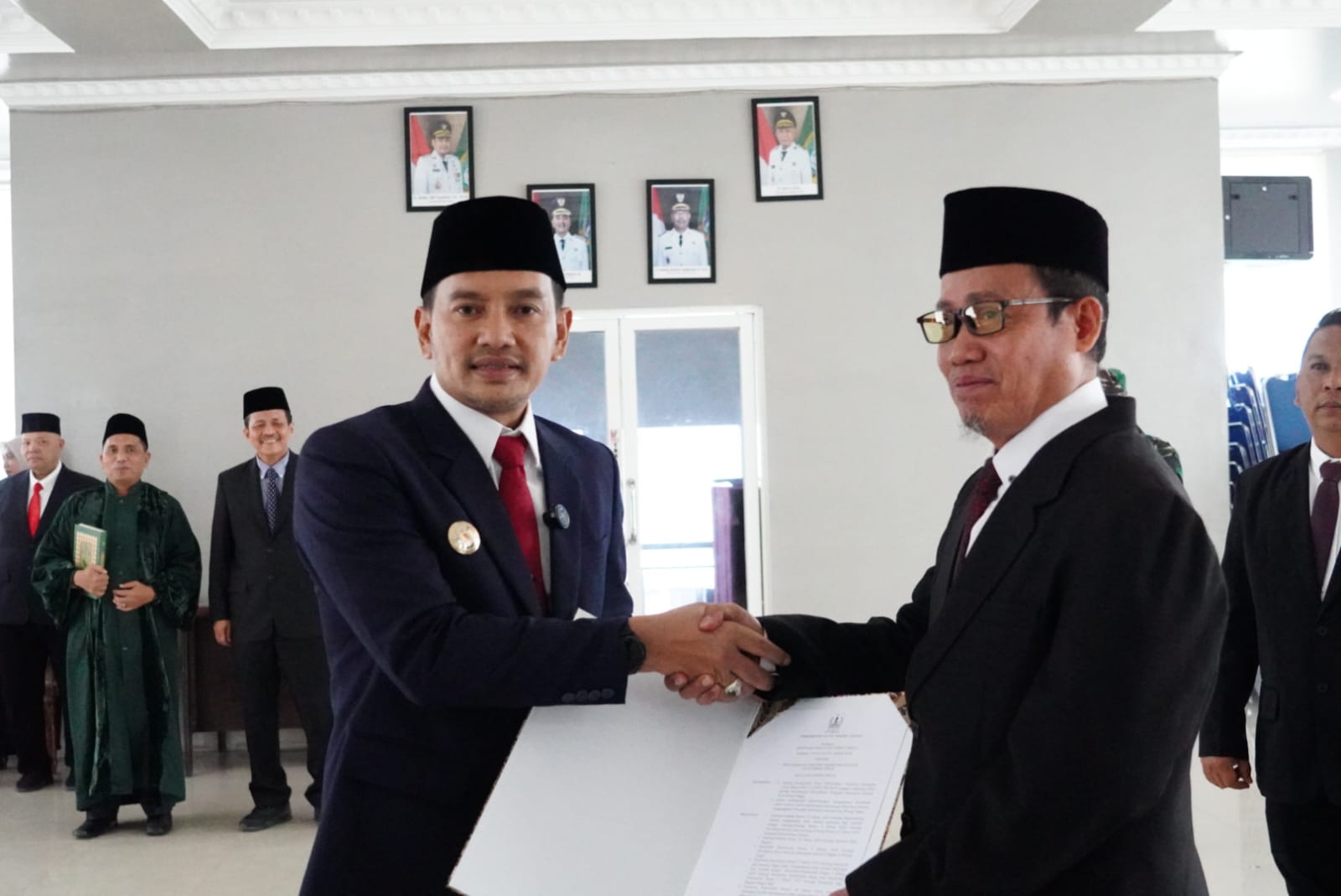 Walikota Tebing Tinggi Lantik dan Ambil Sumpah Muhammad Syah Irwan Sebagai Pj. Sekdako di Aula Balai Kota