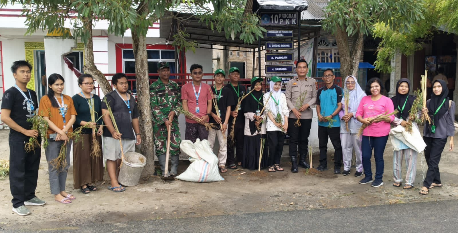 Desa Tebing Tinggi Tanam Sere Wangi dan Lavender Usir Nyamuk Jelang Semangat HUT RI ke-80