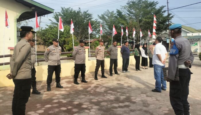 Semarakkan HUT RI, Merah Putih Berkibar Gagah di Polsek Tanjung Beringin