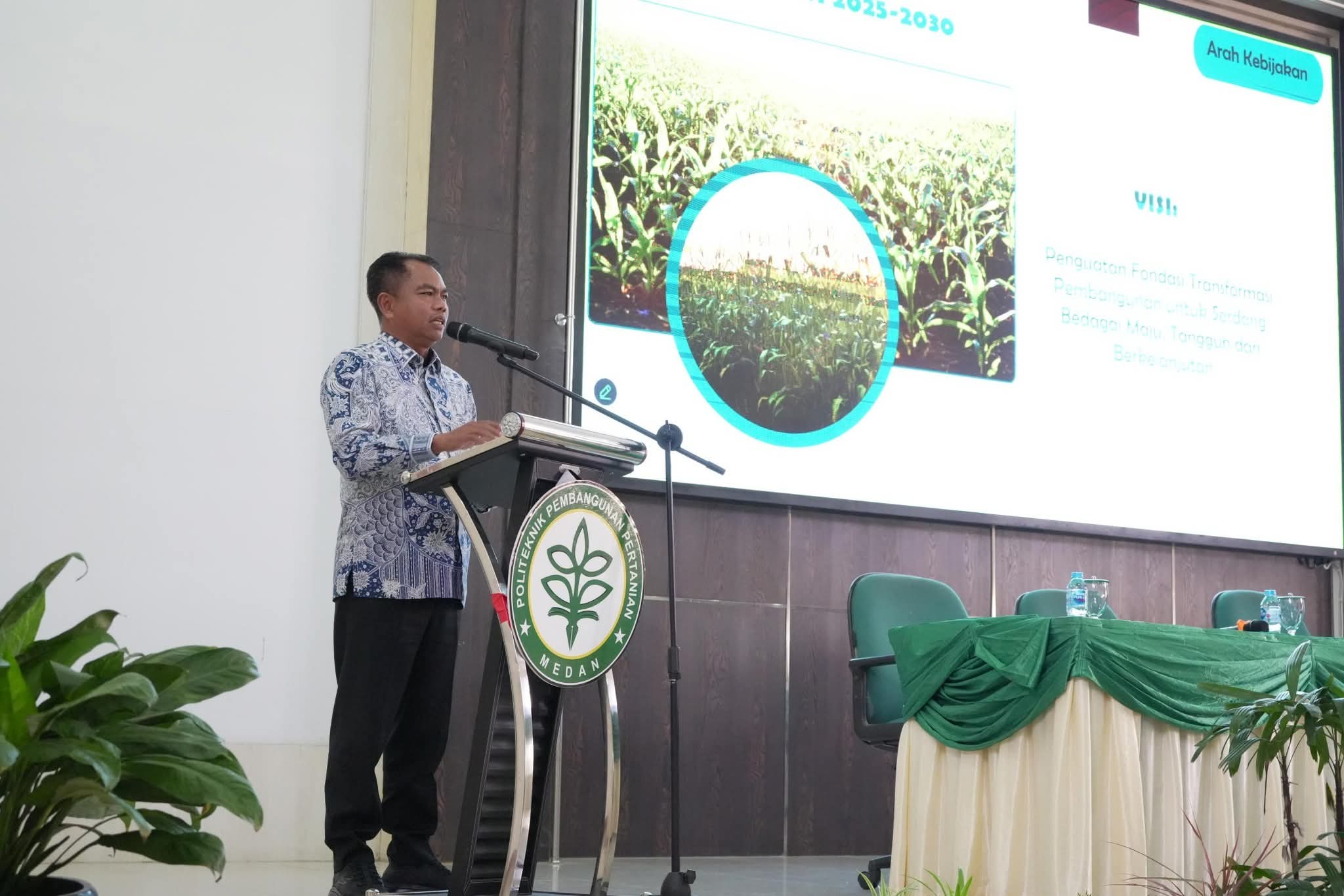 Polbangtan Medan Gelar Seminar Nasional, Bupati Sergai Bagikan Pengalaman Sebagai Petani