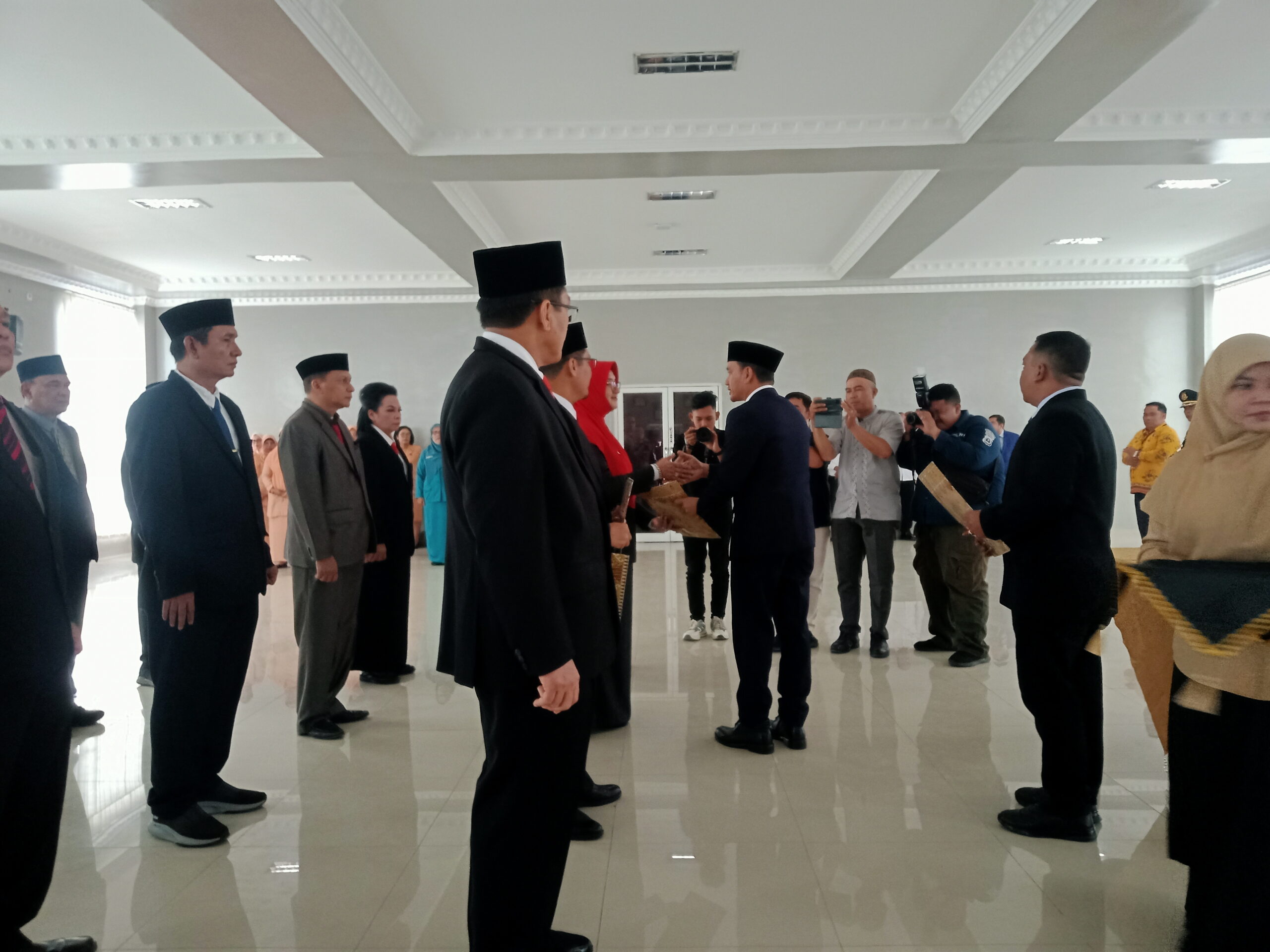 19 Pejabat Eselon II Dilantik Walikota Tebing Tinggi, Pesannya Tunjukkan Prestasi dan Kinerja Yang Baik Dalam Melayani Masyarakat
