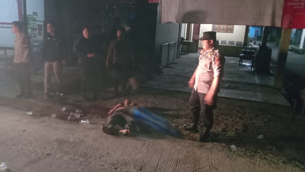 Pemuda Sergai Kritis Dievakuasi Polres Polres Tebing Tinggi Dari TKP Tawuran