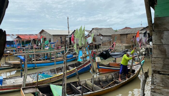 Diterjang Badai di Laut Sergai: Empat Selamat, Satu Nelayan Meninggal, Satu Masih Hilang.