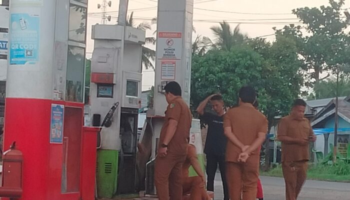 Disperindag Sergai Segel Satu Pompa Bio Solar di SPBU Suka Damai, Usai Ditemukan Selisih Takaran.
