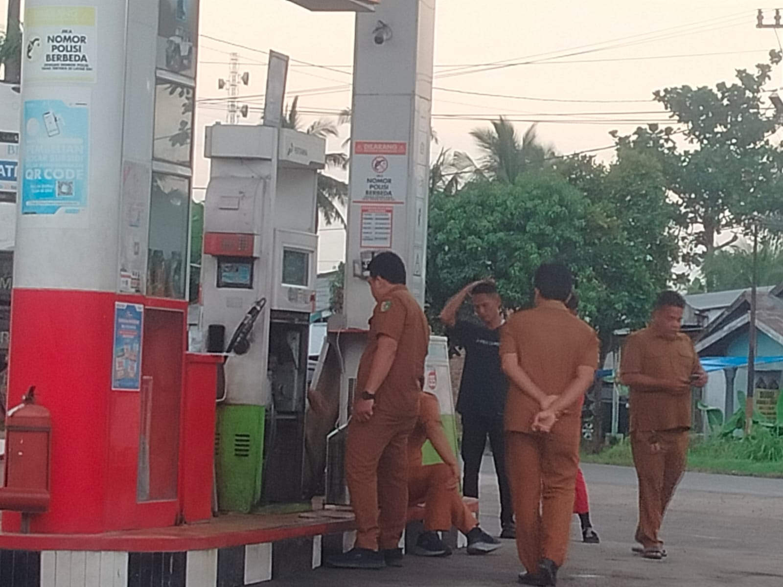 Disperindag Sergai Segel Satu Pompa Bio Solar di SPBU Suka Damai, Usai Ditemukan Selisih Takaran.