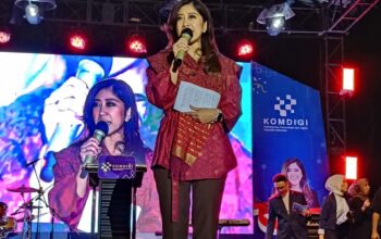 Menkomdig RI Minta Orang Tua Awasi Penggunaan Internet Anak.