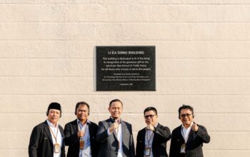 Seluruh Biaya Ditanggung PYC–LKYSPP, Bupati Darma Wijaya Ikuti Kursus Kepemimpinan di Singapura Seluruh Biaya Ditanggung PYC–LKYSPP, Bupati Darma Wijaya Ikuti Kursus Kepemimpinan di Singapura
