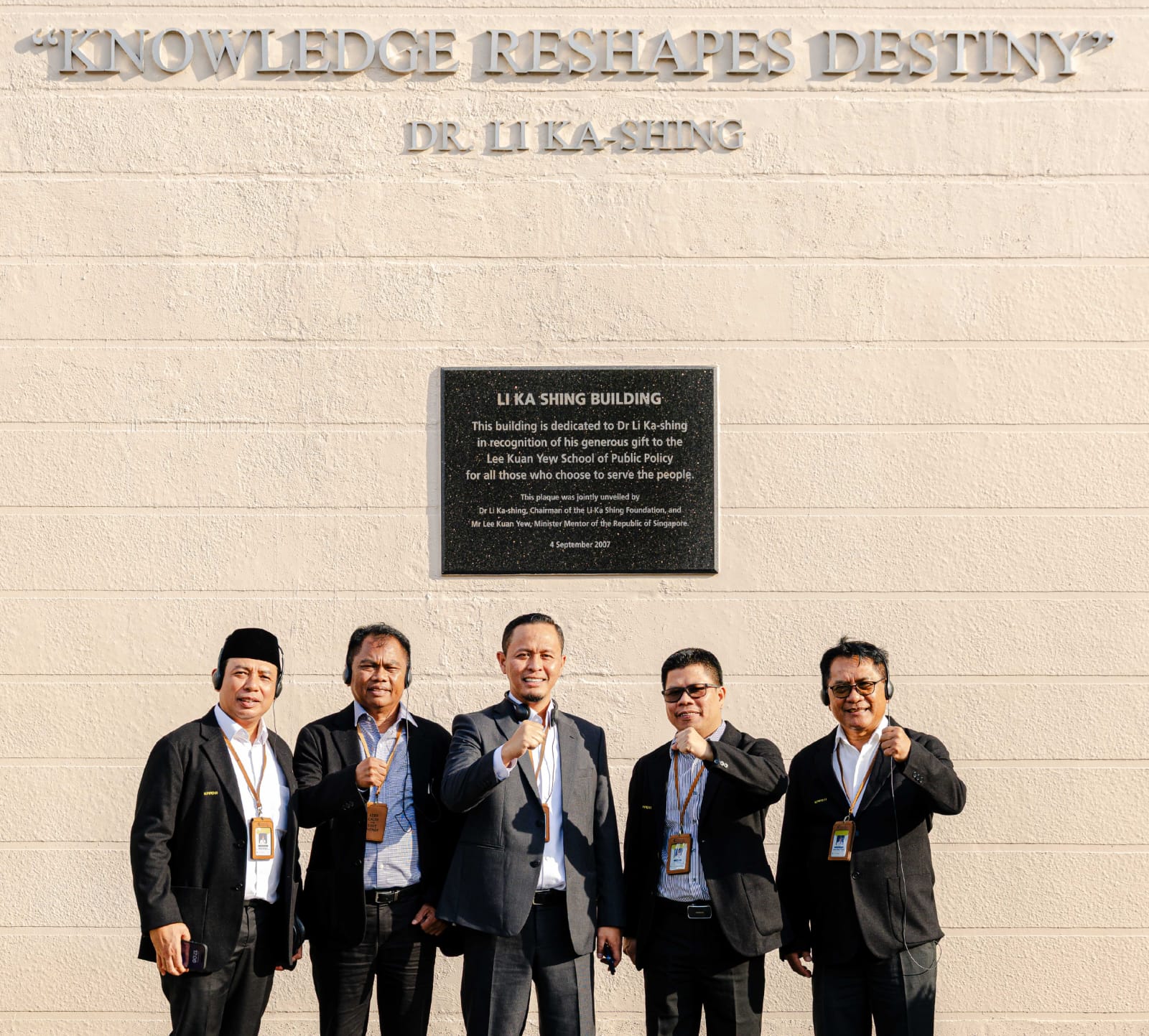 Seluruh Biaya Ditanggung PYC–LKYSPP, Bupati Darma Wijaya Ikuti Kursus Kepemimpinan di Singapura