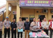 Polres Sergai dan Labfor Polda Sumut Ungkap Identitas Kerangka dalam Pohon Aren. Polres Sergai dan Labfor Polda Sumut Ungkap Identitas Kerangka dalam Pohon Aren.
