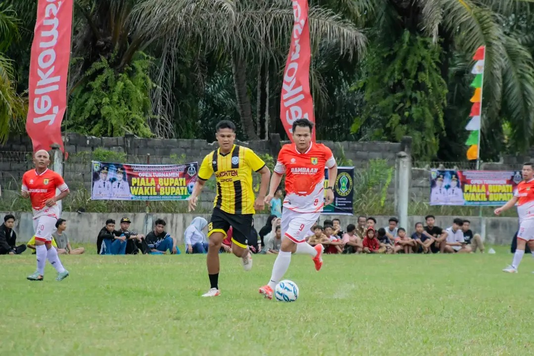Ribuan Warga Padati Pembukaan Turnamen Sepakbola Piala Bupati dan Wabup Sergai