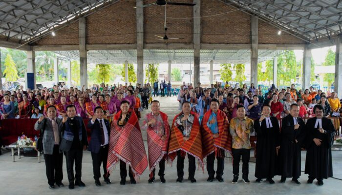 Wabup Adlin Tambunan Hadiri Natal PGID Sergai, Ajak Masyarakat Jaga Toleransi.