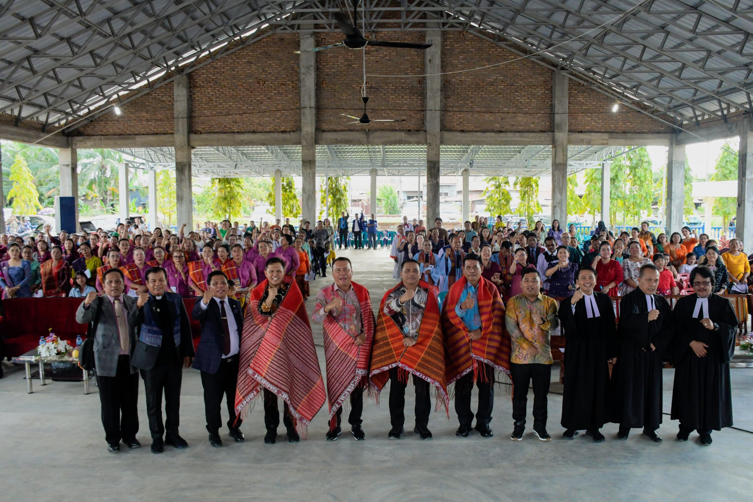 Wabup Adlin Tambunan Hadiri Natal PGID Sergai, Ajak Masyarakat Jaga Toleransi.
