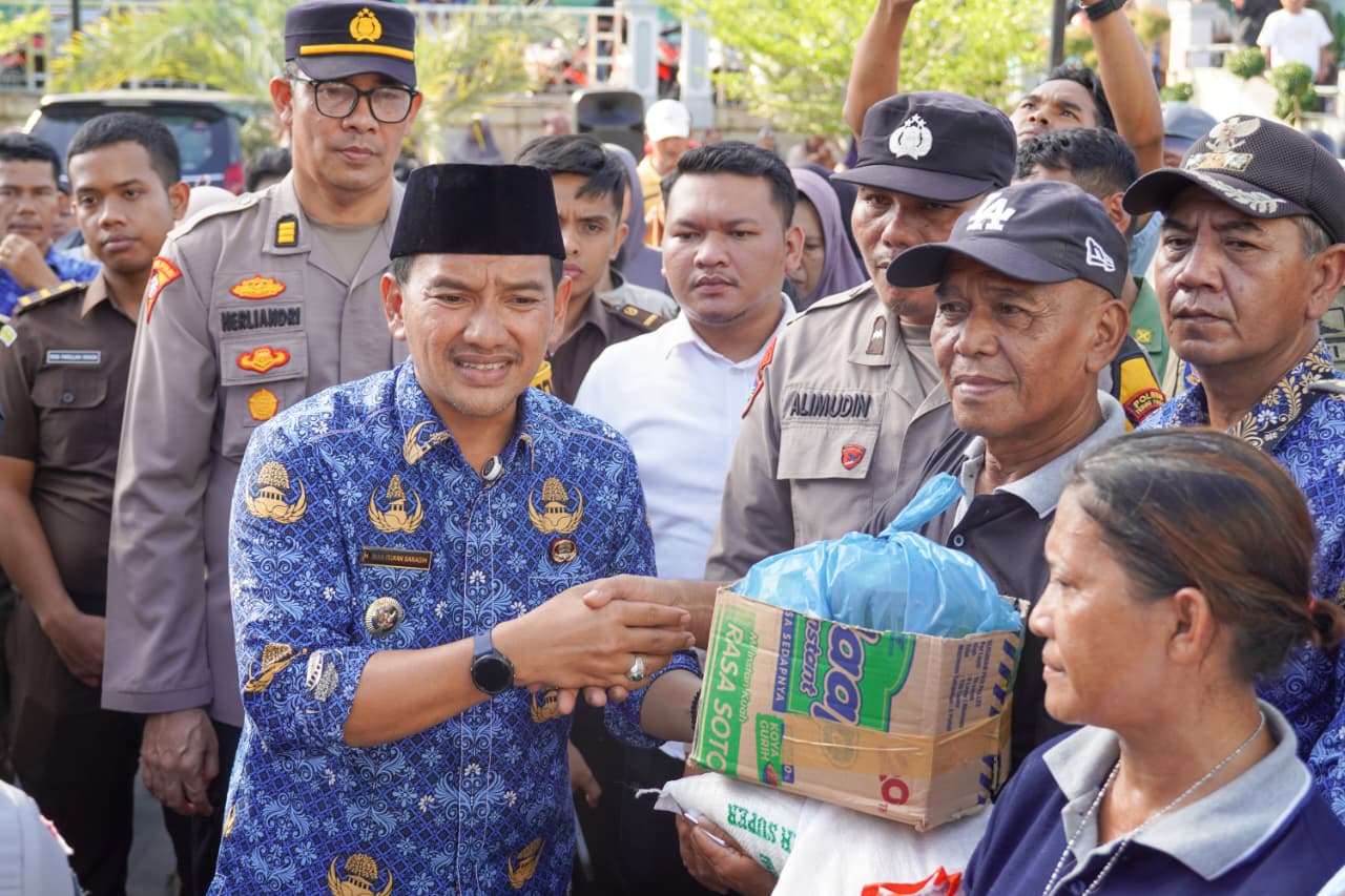 Pemko Tebing Tinggi Salurkan Bantuan Sembako Buat 8.484 KK Korban Banjir