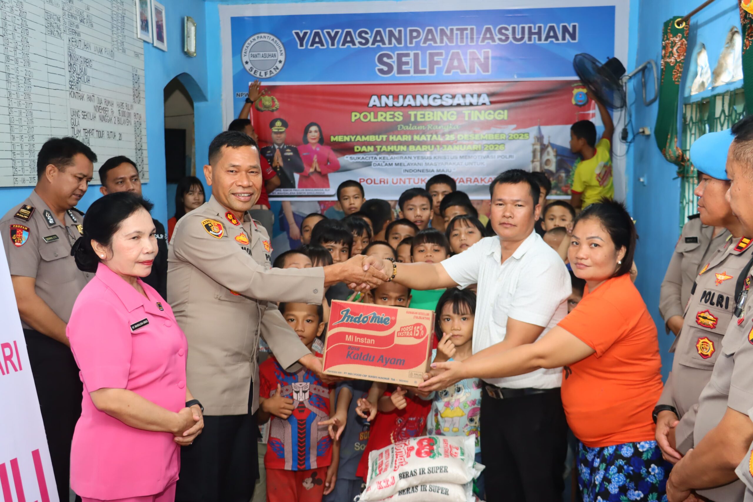 Jelang Natal 2025, Kapolres Tebing Tinggi dan Bhayangkari Beri Bantuan ke Panti Asuhan Selfan