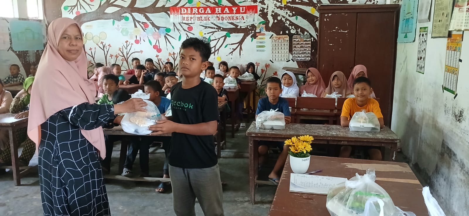 Kepala SPPG Teluk Mengkudu: Tidak Ada Penyimpangan, MBG Disalurkan Sudah Sesuai Juknis BGN.