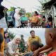 Ketua GOPTKI dan DWP Sergai Turun Bagikan Makanan, Warga: Alhamdulillah Kami Tak Kelaparan.