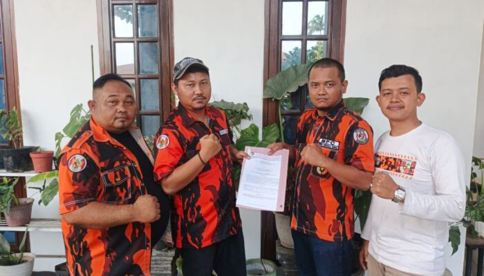 MPC Pemuda Pancasila Sergai Serahkan SK Caretaker PAC Bandar Khalifah.