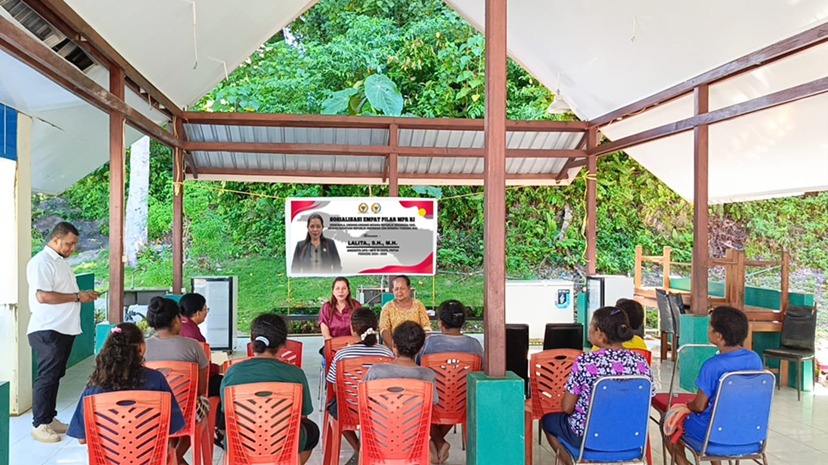 Anggota DPD RI Tekankan Persatuan NKRI Lewat Sosialisasi Empat Pilar di Biak Timur.