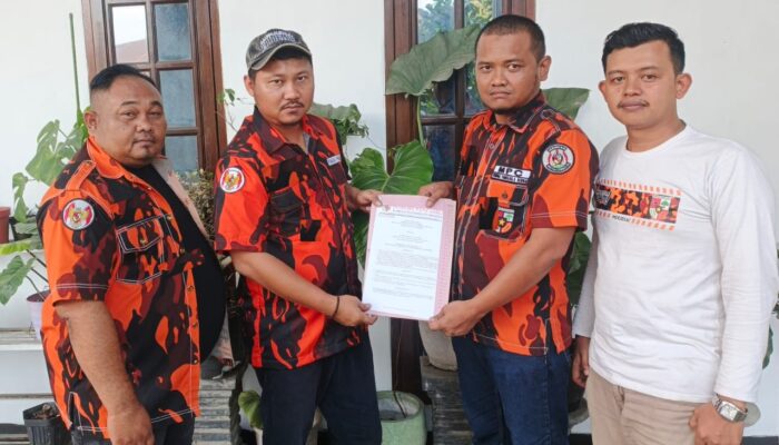 MPC Pemuda Pancasila Sergai Serahkan SK Caretaker PAC Bandar Khalifah.