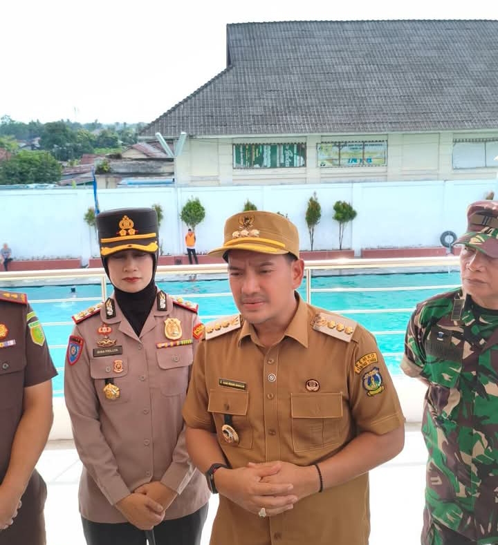 Walikota Iman Irdian Saragih Buka dan Resmikan Kolam Renang Pemko Tebing Tinggi