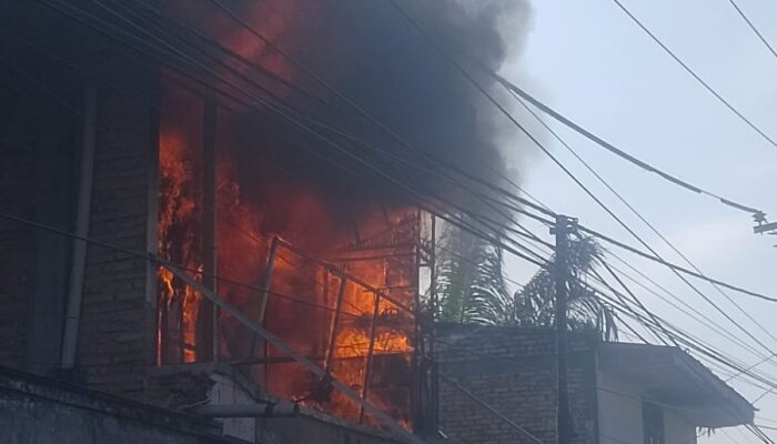 Ruko Dua Lantai di Tanjung Beringin Sergai Terbakar, Kerugian Ditaksir Puluhan Juta.
