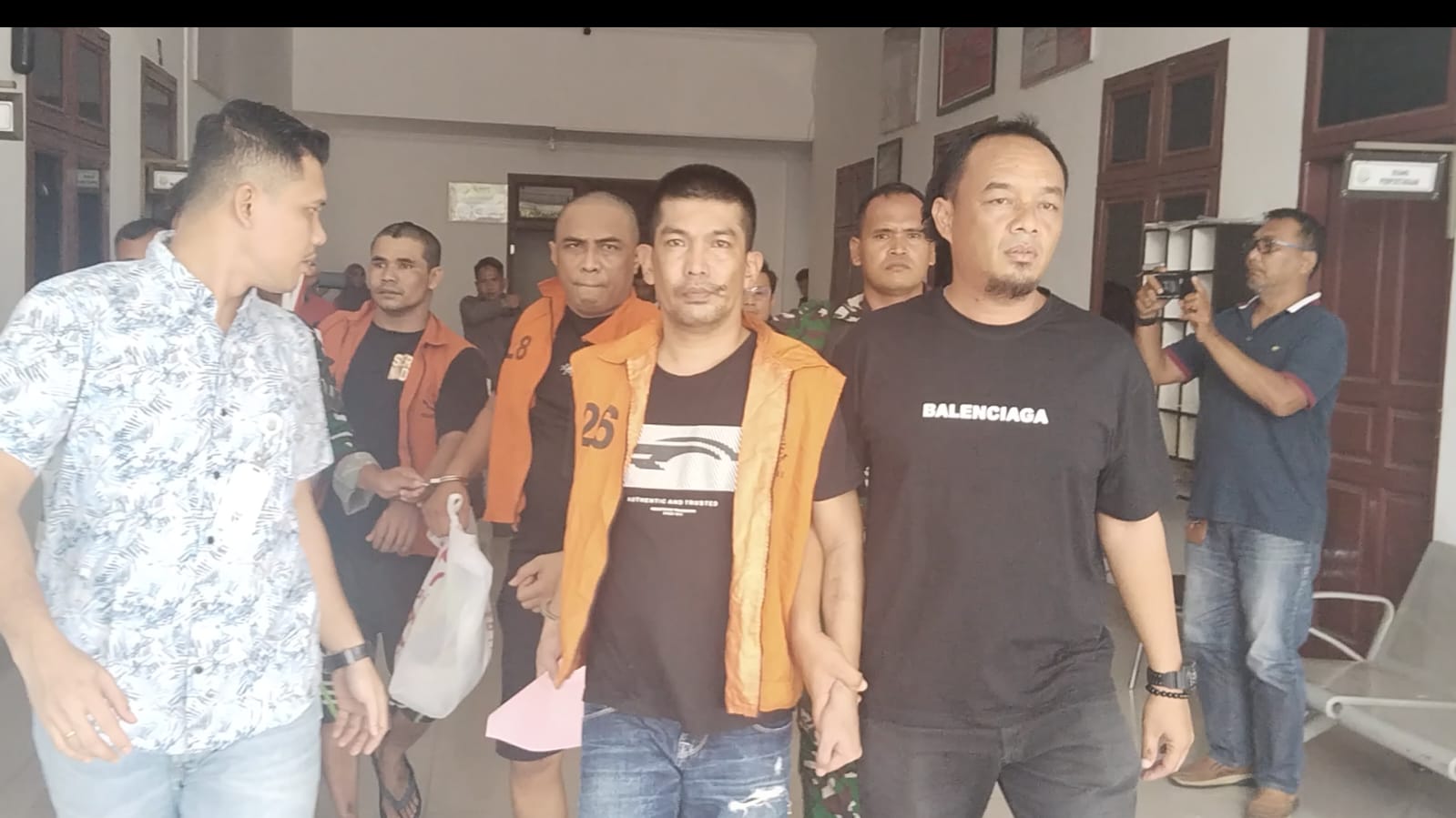 Tiga Terdakwa Kasus Kekerasan terhadap Jaksa Jhon Wesley Dituntut 8–10 Tahun Penjara.