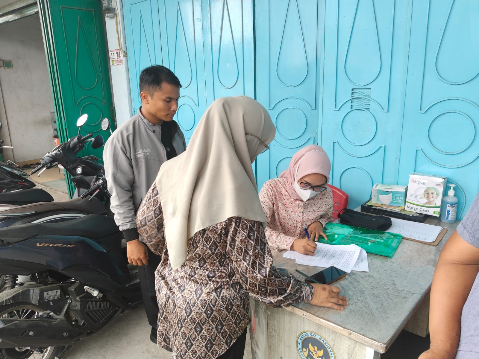 Tim dari Dinas Perkim LH meninjau langsung SPPG Desa Sei Rampah, Serdang Bedagai